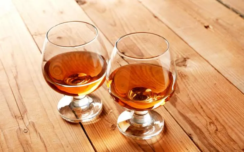 ブランデーは焼いたワイン?造り方や飲み方、おすすめ銘柄も紹介