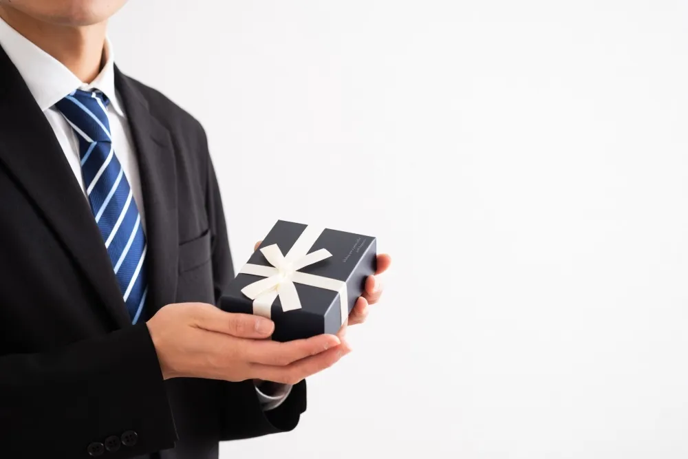 新入社員に会社からお祝いを贈ろう!選び方やおすすめプレゼントを紹介