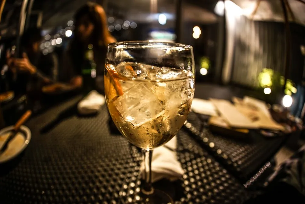 ワインに氷はNG?メリットや美味しく飲むためのポイントを徹底解説!