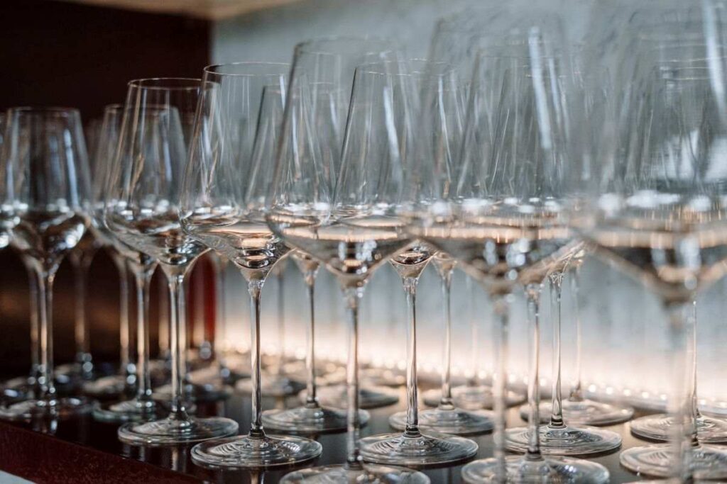 ワイングラスの収納はどうする？簡単保管方法をご紹介            