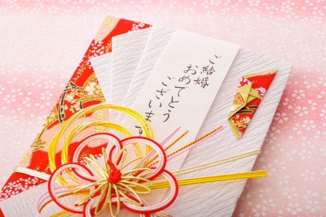 結婚祝いはどこで買う？ささやかなプレゼントの選び方を徹底解説！                                     