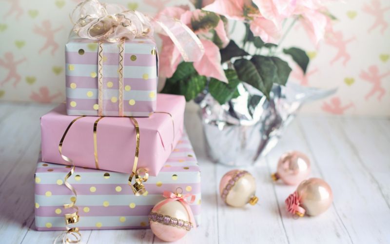 予算1万円で選ぶ！彼女・女友達、目上の女性に贈るおすすめプレゼント10選