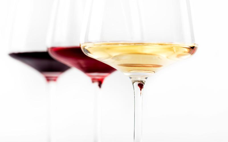 初めて飲んだワインをまずいと思うのは変なこと？克服方法と美味しく飲むためのコツを紹介