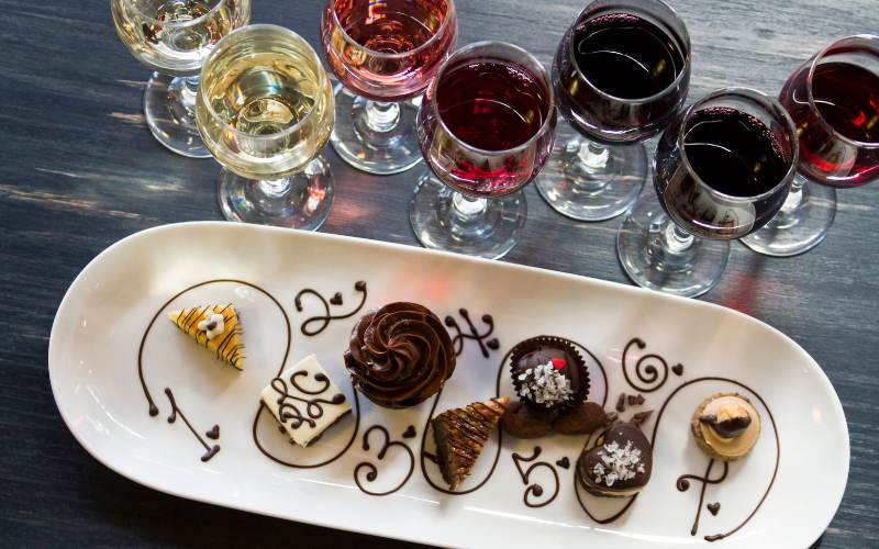 チョコはワインに合う？ペアリングのコツやおすすめ紹介