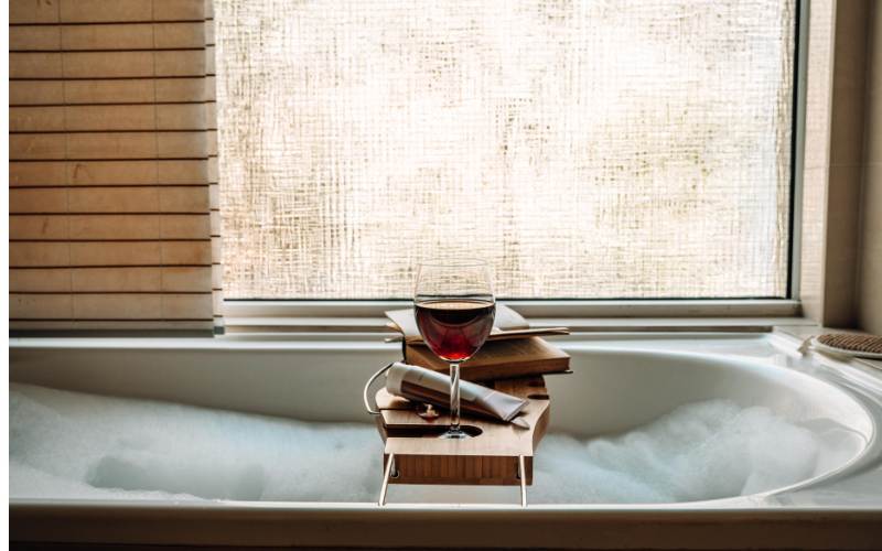 ワイン風呂って知っている？やり方や嬉しい効果、注意事項を徹底解説