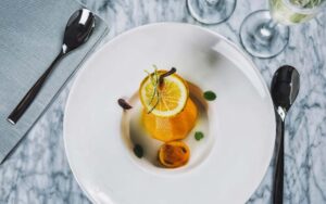 白ワインに合うお菓子の特徴とは？ペアリング例やおすすめのお菓子を紹介