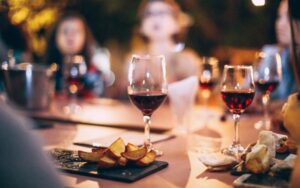 ワインの常識を学ぼう！基礎知識やテーブルマナー、グラスまで徹底解説