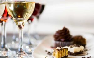 ケーキとワインのペアリングを楽しもう！コツやおすすめマリアージュを紹介