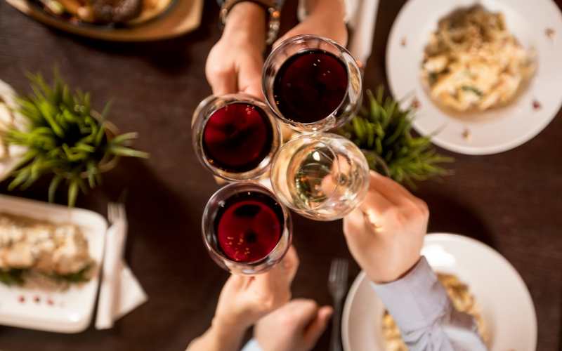 ワインの種類を知ろう！色や甘辛度、ぶどう品種ごとの特徴を徹底解説