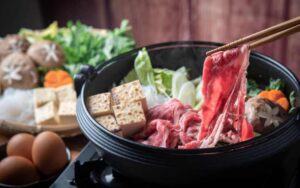 和食と赤ワインのペアリングを楽しもう！コツやおすすめ銘柄も紹介