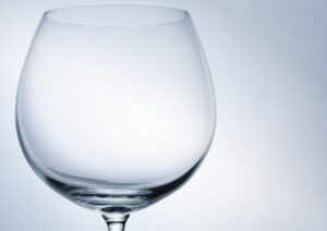 ワイングラスがピカピカになる洗い方│水垢・油汚れ問題が簡単解決！