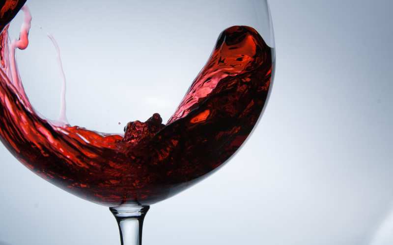 ワインの誉め言葉を知ろう！ソムリエのように「美味しい」を美しく表現するコツとは？