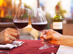 ワインの持ち込みBYOって何？メリットやマナーを知ってスマートに利用しよう