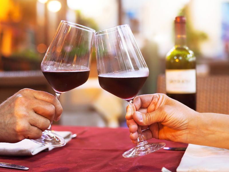 ワインの持ち込みBYOって何？メリットやマナーを知ってスマートに利用しよう